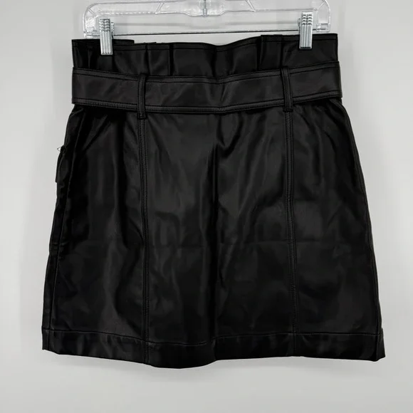 Banana Republic Vegan Leather Black  Button-Up Mini Skirt Paperbag Waist Size 10 - Picture 7 of 7